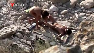 Beach voyeur horny chick gets fucked by stranger right on the beach!