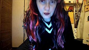 curvy italian girl makes you worship her dirty socks.