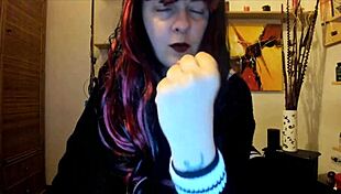 curvy italian girl makes you worship her dirty socks.