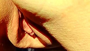 Mature xl fanny lips spread wide