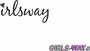 Lesbian beauty in 3way