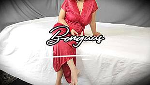 my friend's hot mom invited me to her house when she's alone