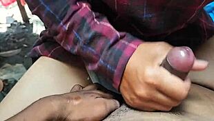 Indo Viral Video Stirs Deep Feelings as Maid and Boss Hook Up Behind House