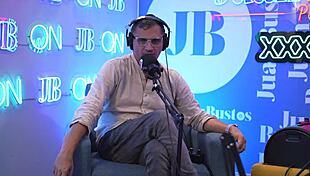 yo, Antonella Jones apne natural big tits ke saath podcast par bbc banging! 😍