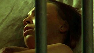 बड़ी चूचियों वाली लेस्बियन गुलाम मिस्ट्रेस सोच चूत उंगली कर रही