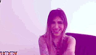 Damn, Super Sexy Colombian Jazmine White Takes Anal Fisting in Threesome DAP!