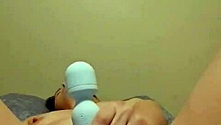 As promissed, the longer verison for fuck me friday, my pussy gets so tite when i cum realy hard.