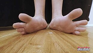 Skinny ginger luna parish deepthroats cock and gets pussy fucked