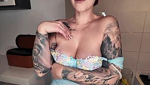 I'm Horny, Follow Me for Free Sexy Chats