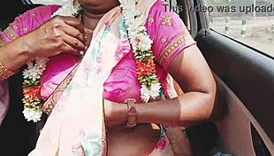 देसी हॉट आंटी कार चुदाई रोमांटिक डर्टी टॉक्स तेलुगु में