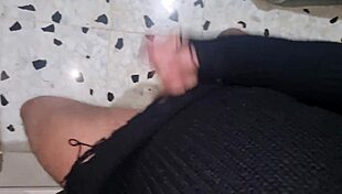 huge cumshot after long handjob 😍
