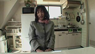 Makiko Nakane Enjoys Fun With Guy