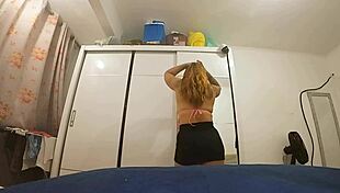 Gosto de sair na rua com essas roupinhas de puta