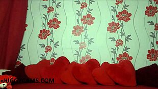 Massive natural tits on webcam show