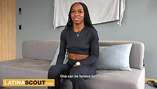 सबमिसिव एबनी टैटू ब्राजीलियन कास्टिंग में थप्पड़ मारकर जोरदार चुदाई