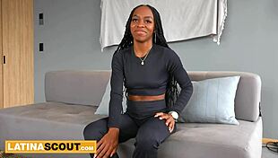 सबमिसिव एबनी टैटू ब्राजीलियन कास्टिंग में थप्पड़ मारकर जोरदार चुदाई