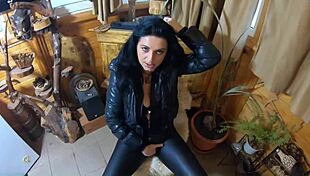 Milfycalla Covered In Cum On Black Leggings