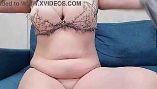 Married woman masturbates obscenely on sofa in full video