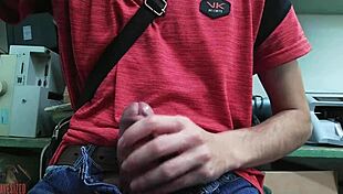 this time i finally jerked off at my desk 😏