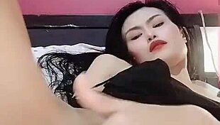 Thaitwentybabe Fingers Wet Pussy After Doing Fingernails