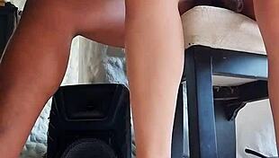 Sexy Ama De Casa Folla Duro Polla Negra