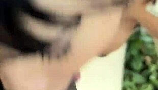 Asiática gostosa foi parada na blitz e fodeu sem camisinha com policial carioca no mato 😏