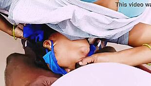 स्कूल गर्ल पहली बार तेलुगु में गंदी बातें करती