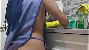 mia niqab shows off her beautiful ass shaking in close up