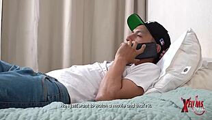 mi amigo con una enorme polla me invita a ver netfilxx mientras me folla duro