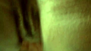 queefing pussy farts at its best with big clit 😲