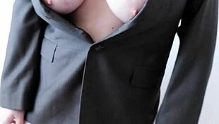 watch this big boobs bbw masturbate her hairy wet pussy?