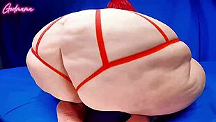 Fat booty mama shakes spreads pussy fart on dick!