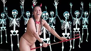 बॉल किकिंग