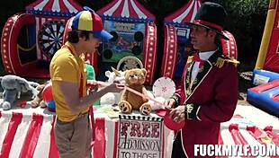 रिक्की का बेला के साथ कार्निवल चुदाई एडवेंचर