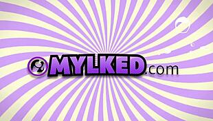 I milks him with my handjob on the desk, but it's cumshot