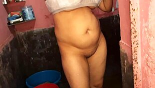 Nangi Wife In Bathroom Indoor Show Clean Pussy And Big Breast Boobs