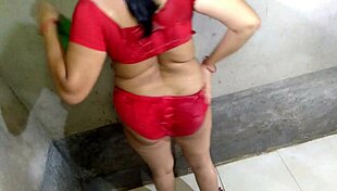 putting carrots and cocks in big ass neighbors aunty during morning bath time!