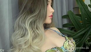 blonde sex doll: do you want my hot body?