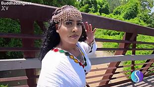 Big Booty Ethiopian Slut Fills Her Holes 😘