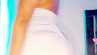 I-I watch this skinny girl shake her ass so nice live