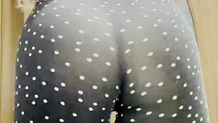 Look at That Sexy Ass in Leggings!