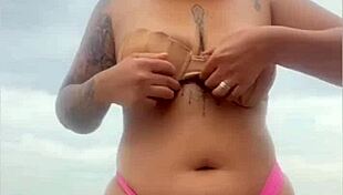 Pedi pra ele por o pau pra fora da bermuda pra ver se esta duro mesmo