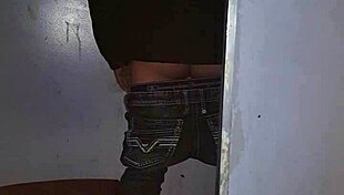 straight guy getting sucked at gay gloryhole... wow 😲