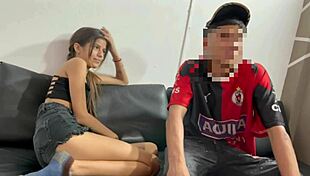 Cachondo hermanastro le gusta follarse a su puta hermanastra mientras sus padres no est�n en casa historia completa