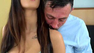 Darcia Lee Wants Mature Dick For Sucking 😍