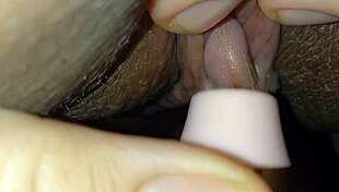 look at that wet big latina pussy!