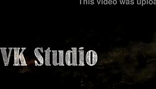 निकोल मुरकोवस्की नई पेशाब एनाल सीन में