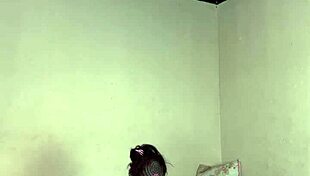 Nos bastidores dando o cuzinho pro boy da amiga 😏