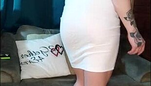 Brasileira sensual safada provoca webcam enquanto fuma com toys e sapatos 🔥 completo no red