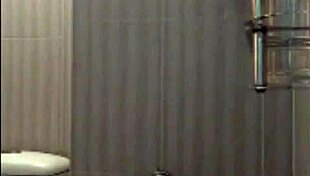 ha yen fucking in bathroom with vip customer